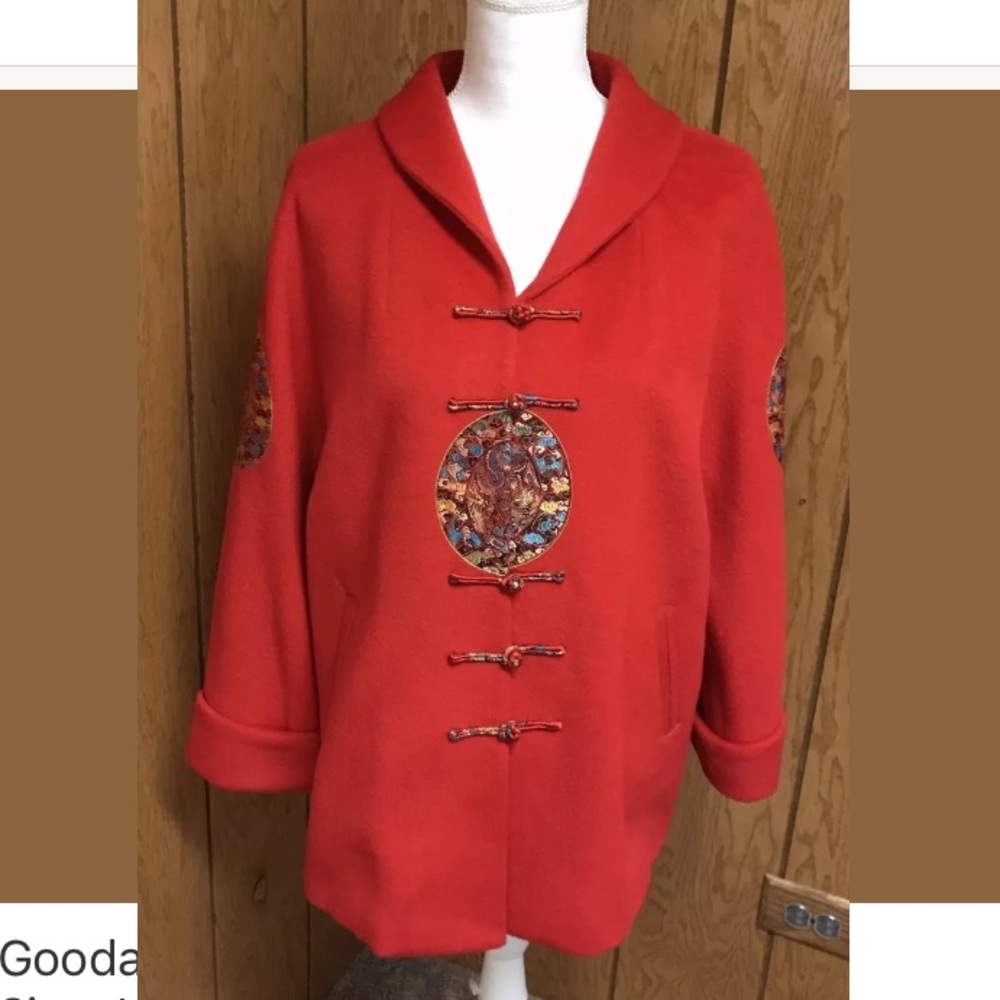 RARE Goodage red oriental coat. Size: Large